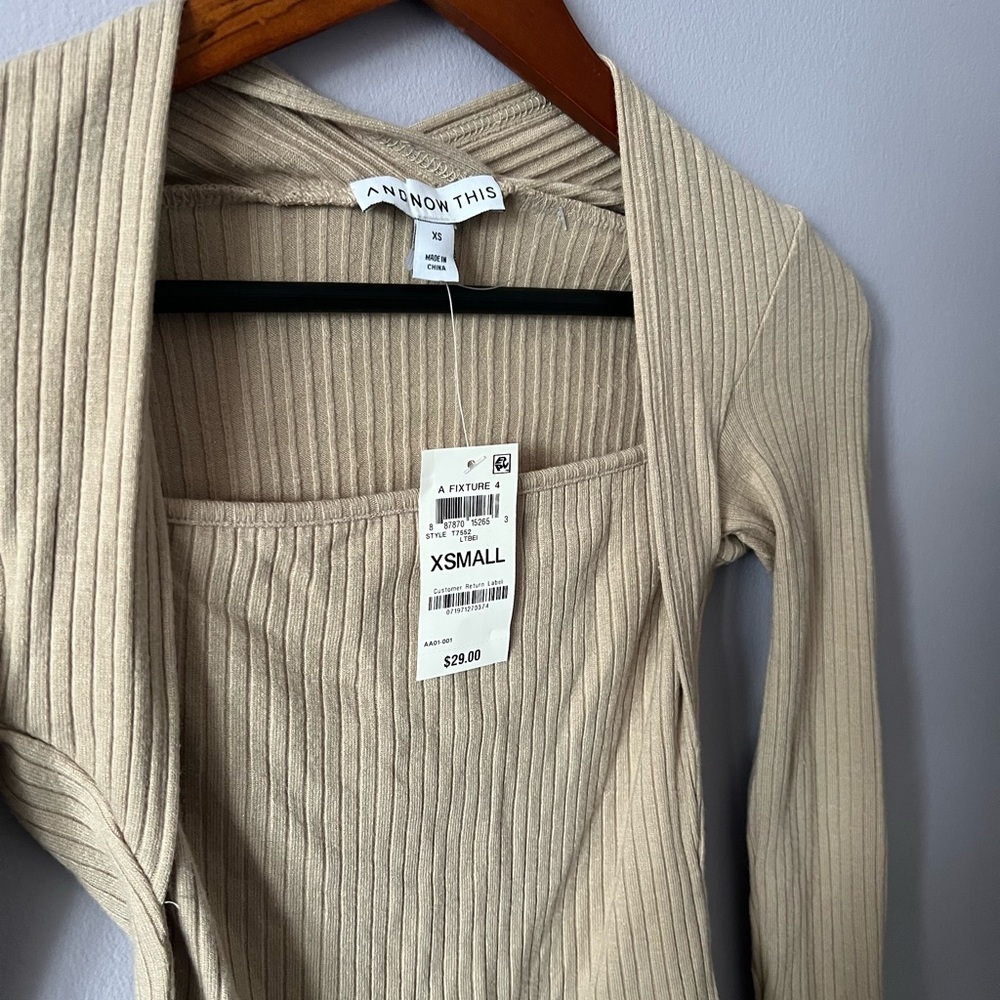 NWT Beige Ribbed Long Sleeve Top - Picture 4 of 5